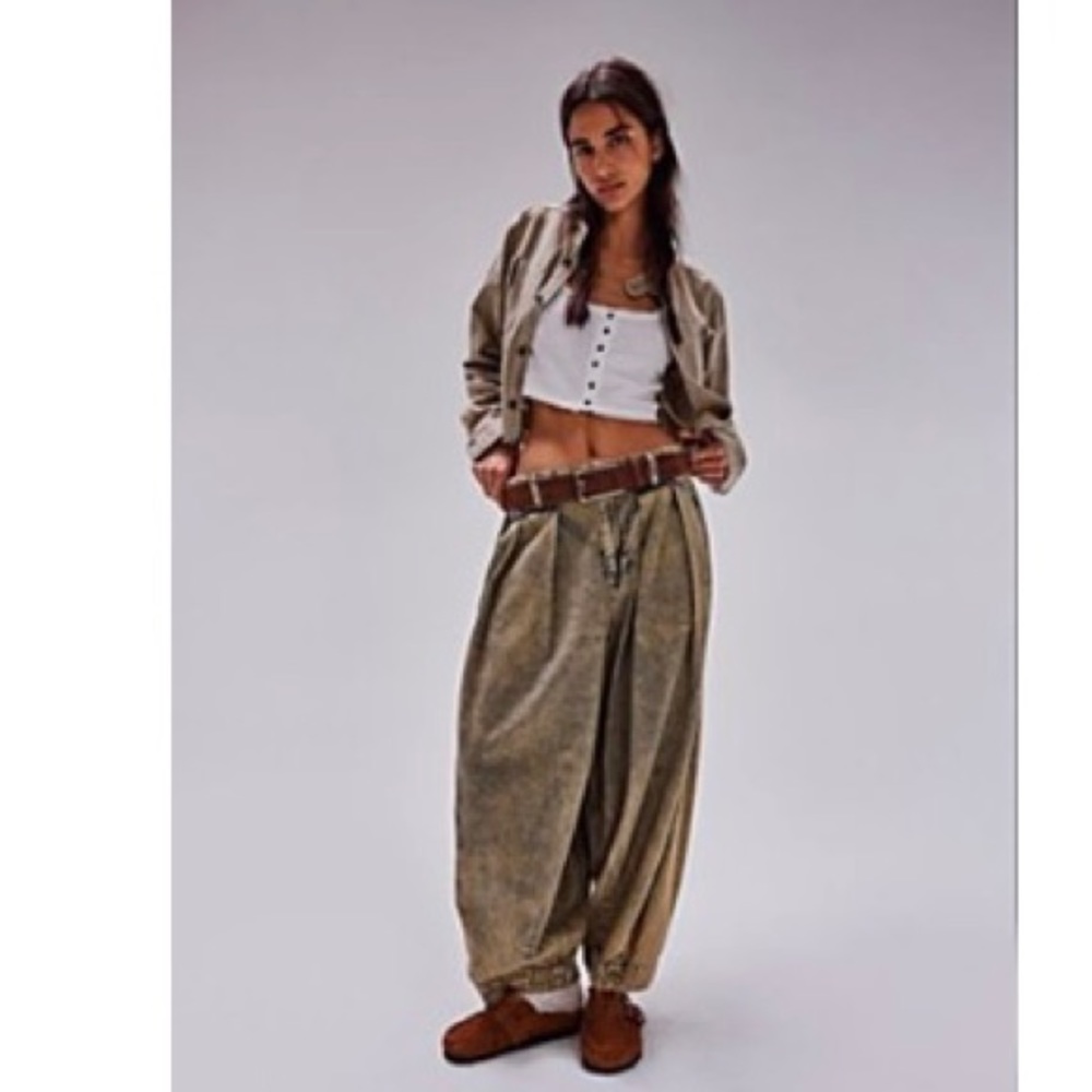 Free People Ridley Pull on pants in Tan Overdye. Never worn